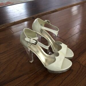 Stuart Wiseman Pumps